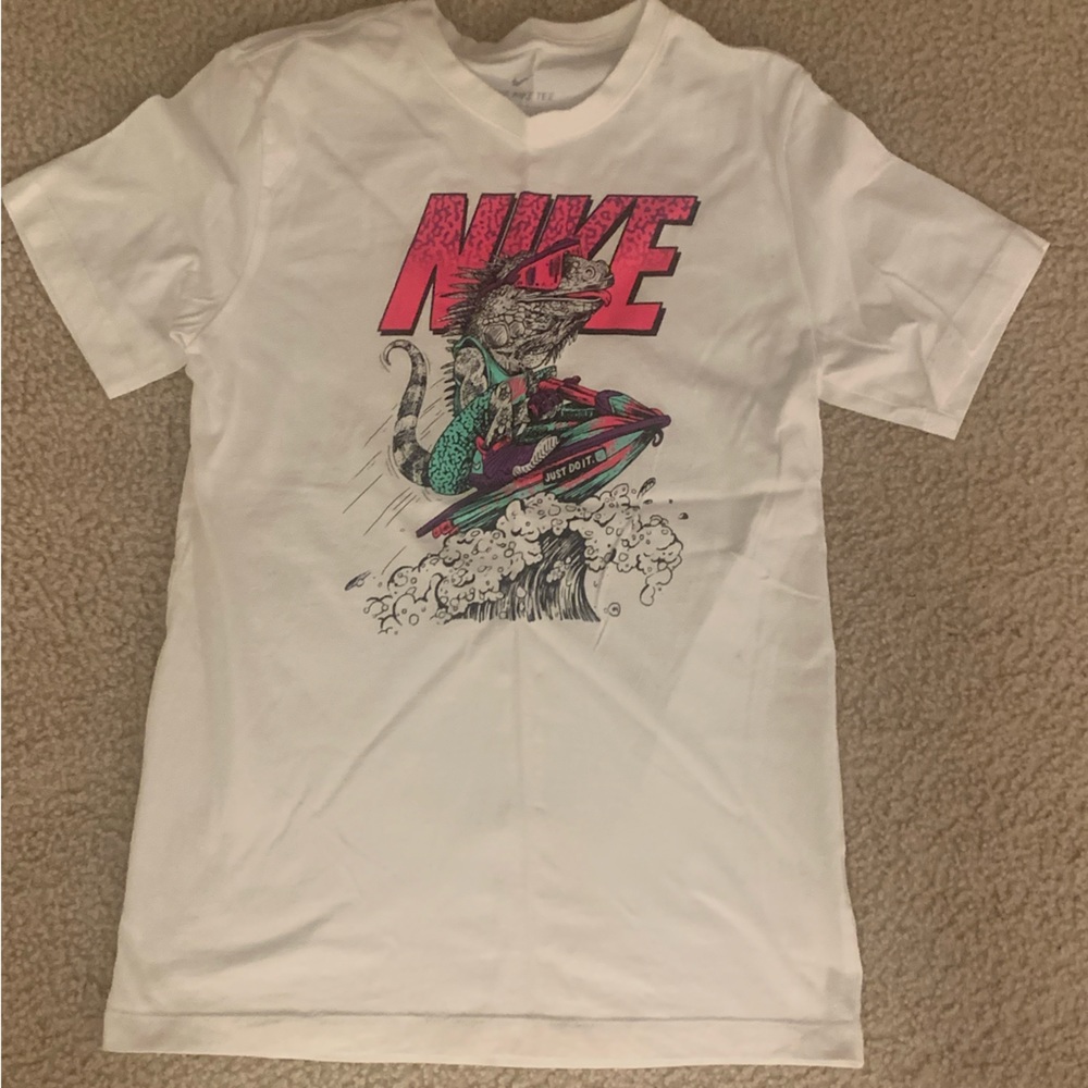 NEVER WORN white Nike shirt